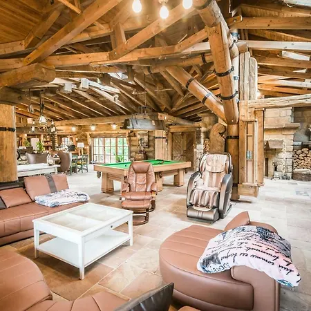 컨트리하우스 Luxusni Srub Liny